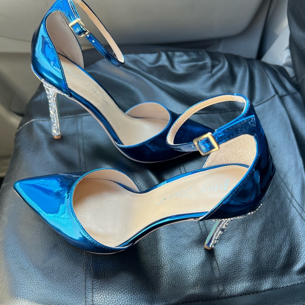 Betsy johnson mettalic blue heels!